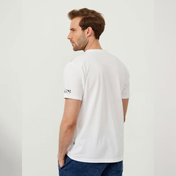 Xint Pull White